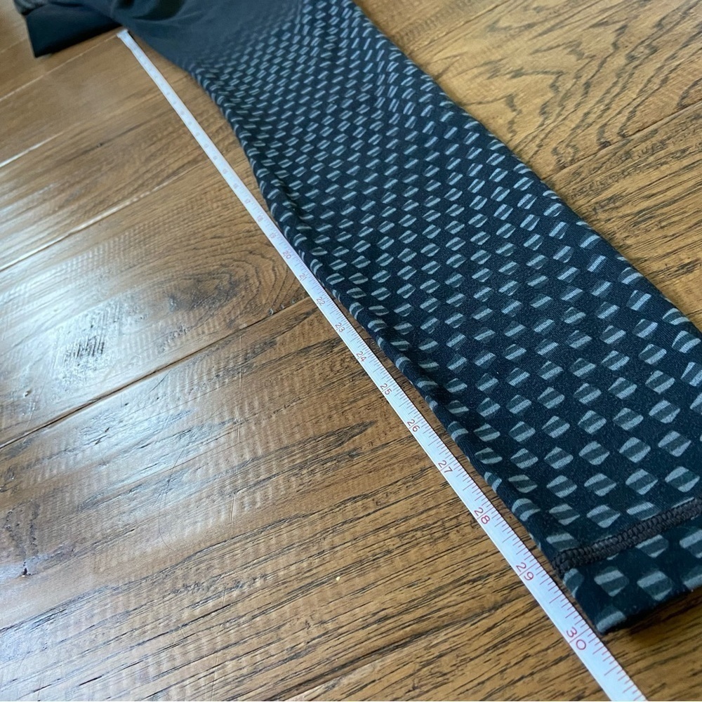 Lululemon Wunder Under Pant III *Full-On Luon
Deep Dive Dip Slate Black size 4 - Picture 10 of 11